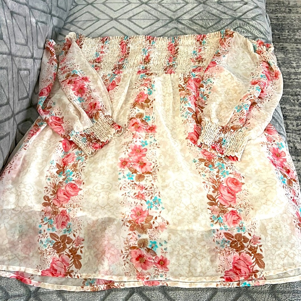 EN crème size medium tan white pink and blue off the shoulder dress